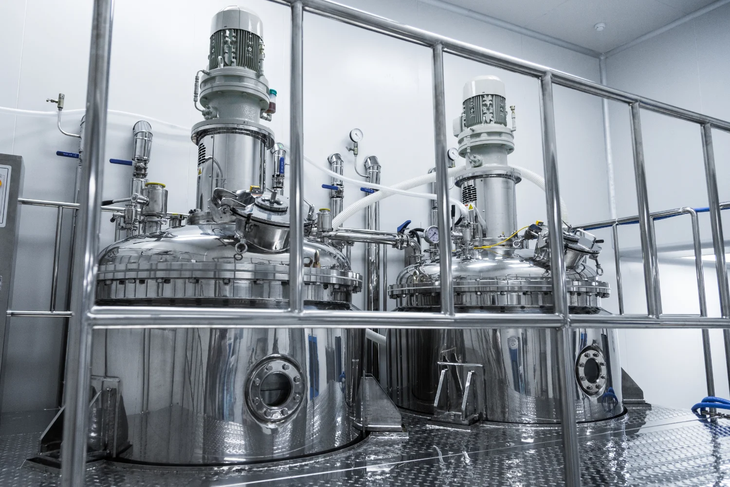 Amygdalin extraction process