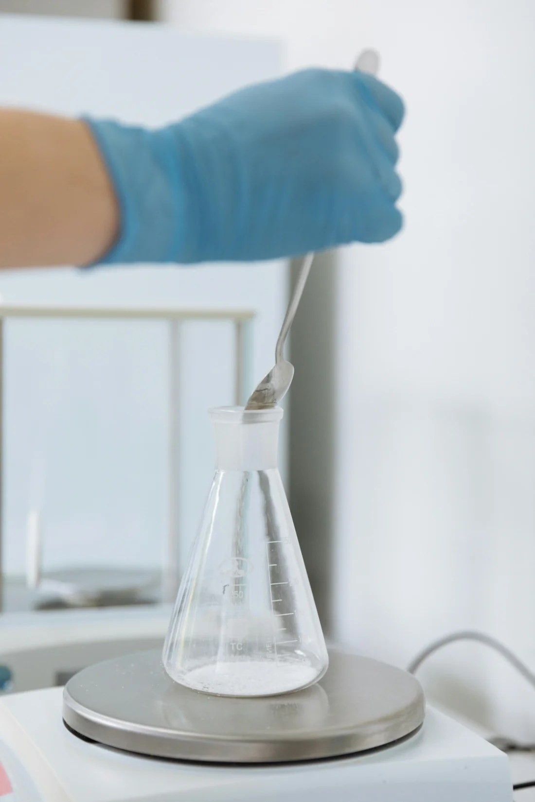 Erlenmeyer flask used in amygdalin sample preparation for HPLC purity testing